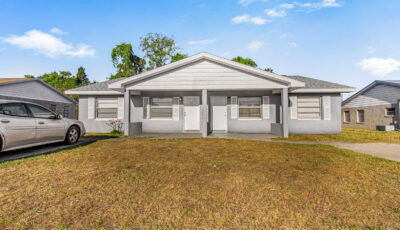 Duplex For Sale in Lake Alfred 3D Model